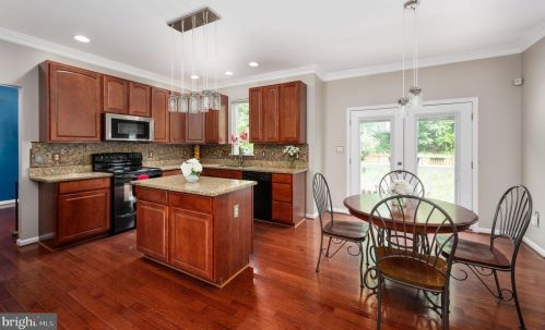 6717 Averett Ct, Fredericksburg, VA 22407-3724