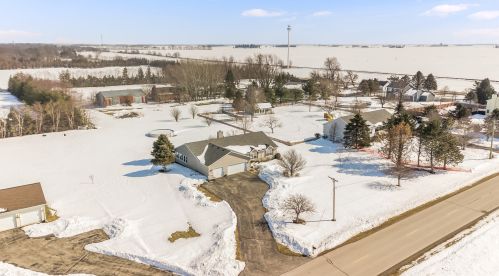 9606 Rimsnider Rd, Hinckley, IL 60520-6252