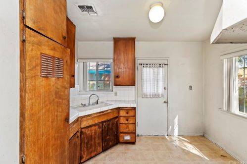 4123 Dwight Ave, Riverside CA  92507-5255 exterior