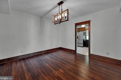 1504 Carlisle Pike, Hanover PA 17331-8820 exterior