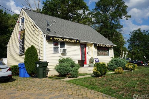 1610 Oak Tree Rd, Iselin, NJ 08830-1538