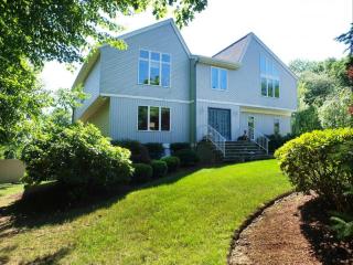 125 Ullman Ave, Wyckoff, NJ 07481-2130