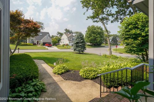 12 Lebanon Dr, Brielle, NJ 08730-1546