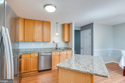 33 Holmes Dr, Charles Town WV 25414-4412 exterior