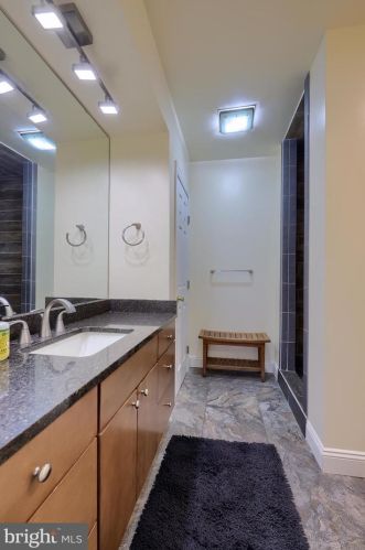 3 Twin Oaks Holw, Lancaster PA  17601-2234 exterior