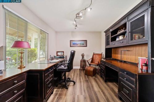 907 Hastings Dr, Concord CA  94518-3821 exterior