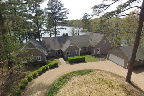 669 Moran Creek Rd, Weems, VA 22576-2412