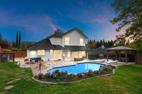 6140 Kenneth Oak Way, Fair Oaks, CA 95628-2651