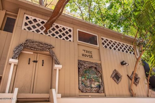 531 Granite Hl St, Simi Valley CA 93065-0608 exterior