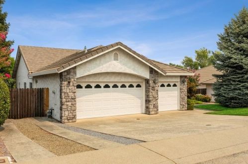 2592 Sullivan Dr, Auburn, CA 95603-9036