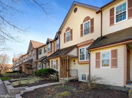 7215 Harbor Ln, Columbia, MD 21045-5015