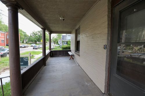 216 Adams St, Rockford, IL 61107-4240