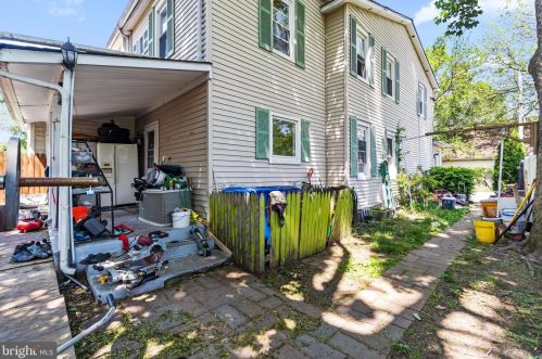 515 Locust St, Beverly, NJ 08010-1511