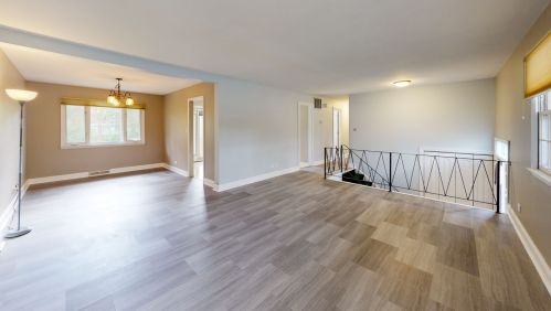 20 Winston Dr, Palatine, IL 60074-5678