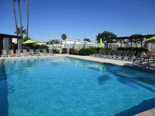 21851 Newland St, Huntington Beach CA  92646-7602 exterior