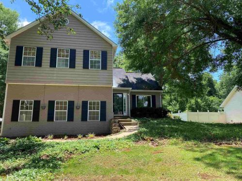 103 Hawthorne Cir, Lagrange, GA 30240-9712