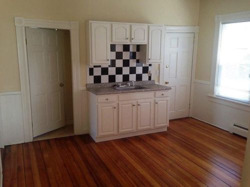 56 Barton St, Providence, RI 02909-1804