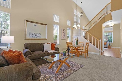 1487 Fallen Leaf Dr, Livermore, CA 94551-8946