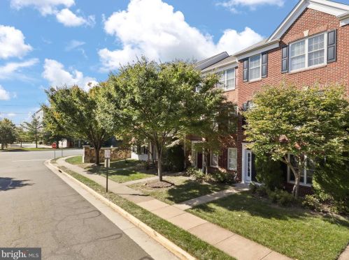 2508 Bronze Stone Pl, Herndon, VA 20171-3406