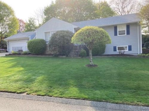15 Oakcrest Dr, Providence, RI 02904-4016