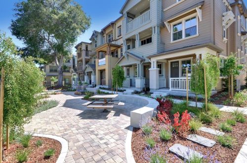 265 Calderon Ave, Mountain View, CA 94041-1405