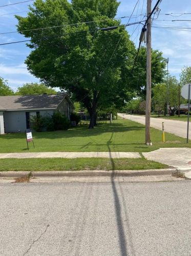 1037 Bryant St, Fort Worth TX  76126-3415 exterior