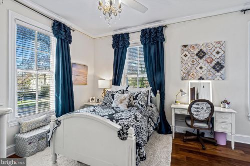 114 Kings Hwy, Tavistock NJ 08033-1981 exterior