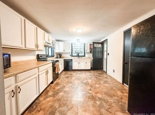 26 Nichols St, Putnam CT  06260-1722 exterior