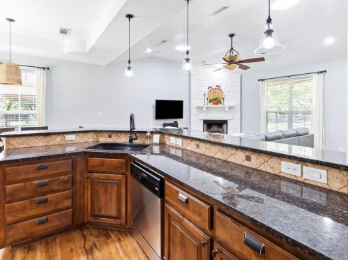 201 Bluebonnet Ct, Fort Worth TX  76035-5861 exterior