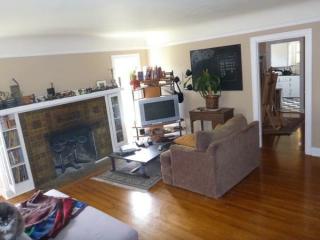 5755 25th Ave, Seattle WA  98105-2416 exterior