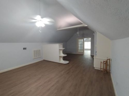 1702 Cougar Creek St, Conroe TX  77385-9454 exterior