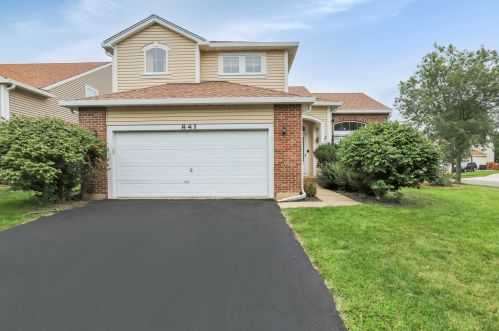 841 Tamarac Dr, Carol Stream, IL 60188-4427