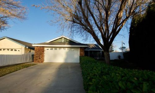 200 Peach Tree Ct, Tehachapi, CA 93561-2403