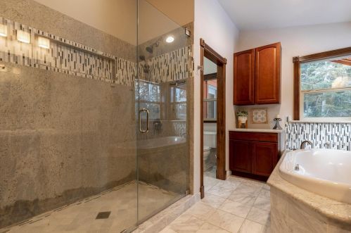 10970 Palisades Dr, Truckee CA  96161-3188 exterior