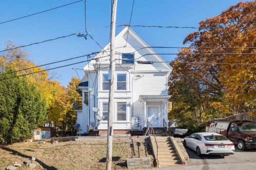 6 Dixon St, Laconia, NH 03246-3528