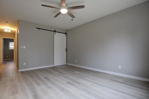 6220 Bedford St, Cincinnati, OH 45227-3013