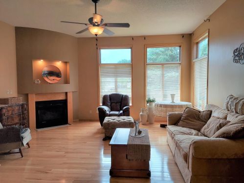1901 Richland Ave, Willmar, MN 56201-4976