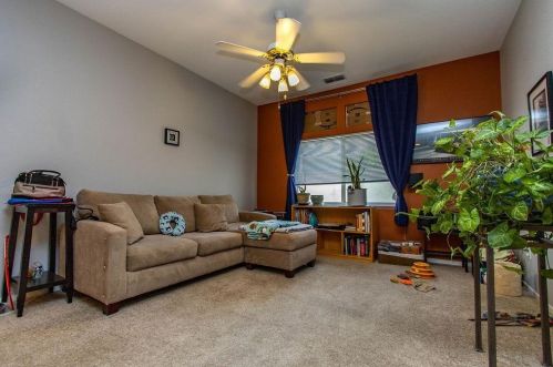 2002 Spring Blossom Ln, Turlock, CA 95382-9736