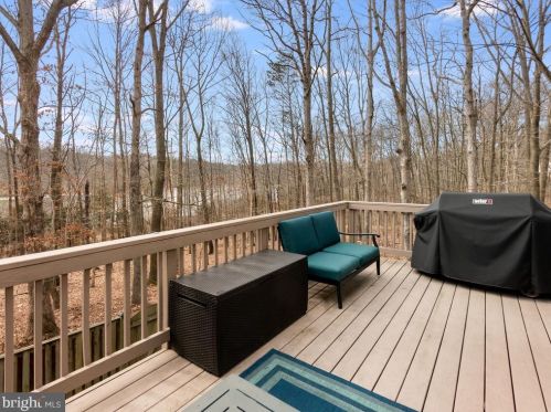 9061 Giltinan Ct, Springfield, VA 22153-1140
