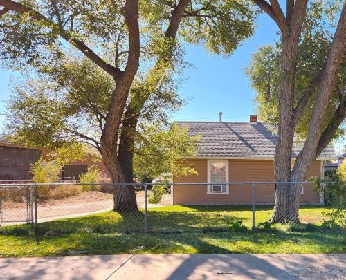 2010 5th St, Pueblo, CO 81001-3838
