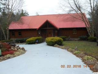 2339 Maple Leaf Way, Pigeon Forge, TN 37862-7959