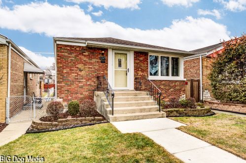 5247 Rutherford Ave, Chicago, IL 60656-2141