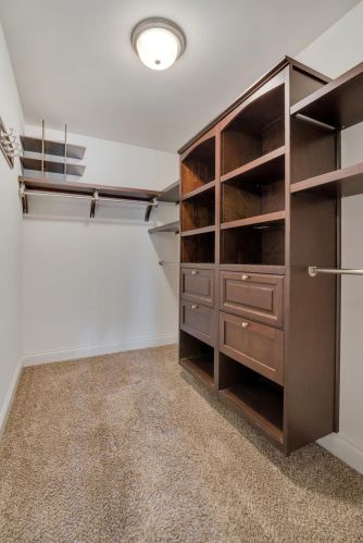 1100 Hyde Park, Crown Point IN 46307-7881 exterior