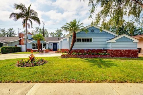 3332 Yellowtail Dr, Los Alamitos, CA 90720-4848
