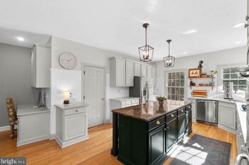 944 Old County Rd, Severna Park MD 21146-4817 exterior