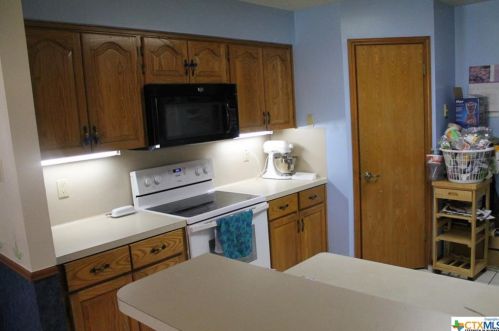 152 Gardenridge Dr, Seguin TX 78155-5277 exterior