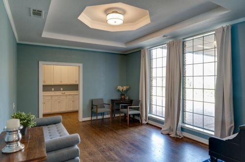 2817 Country Vly Rd, Garland TX  75041-2130 exterior