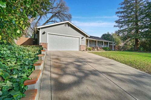 8841 Piedra Way, Fair Oaks, CA 95628-3911