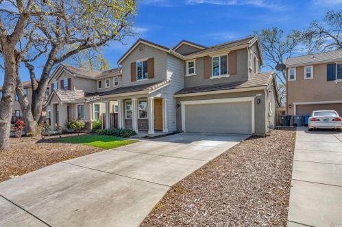 413 Comstock Way, Vacaville CA  95688-3128 exterior