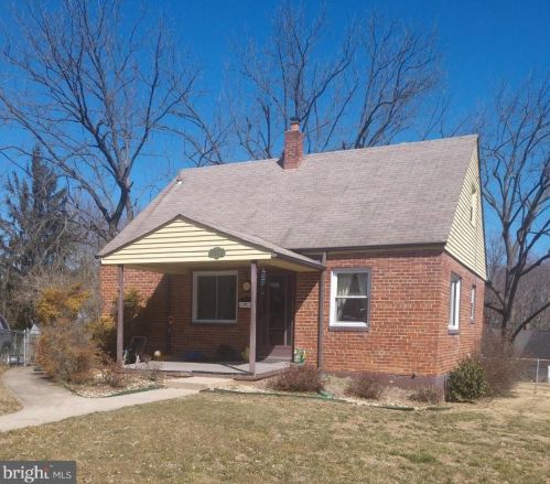 7134 Parkview Ave, Falls Church, VA 22042-1616